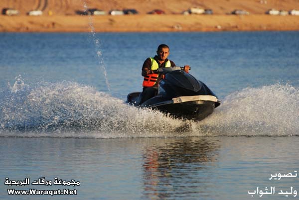 في القصيم .. نفود وبحيرة وقوارب ودبابات بحرية ..!! Bo7ayrat-alsa7ra8