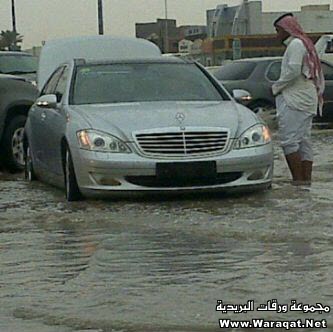 فيديو + صور : أمطار وسيول وبرد وغرق سيارات وانهيار أنفاق وسقوط أعمدة كهرباء في الرياض Riyadh-raining18