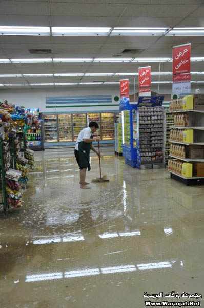 فيديو + صور : أمطار وسيول وبرد وغرق سيارات وانهيار أنفاق وسقوط أعمدة كهرباء في الرياض Riyadh-raining_66