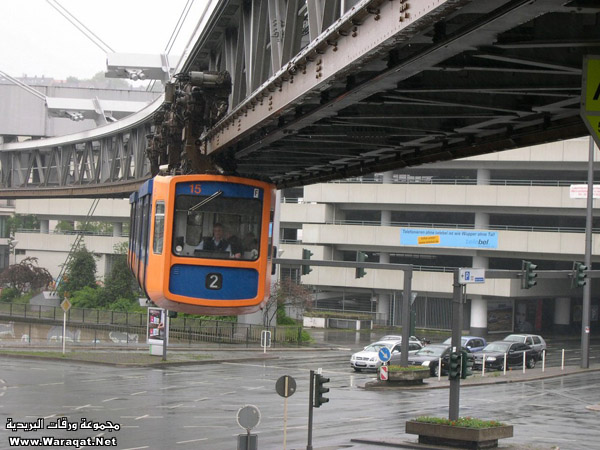 القطارات المعلقة في المانيا .. رائعة .. Train-Suspension1