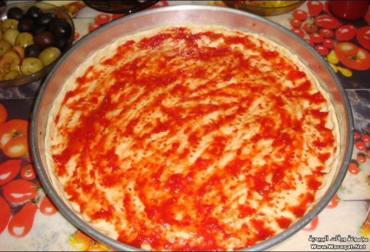 بيتزا على الطريقة الايطالية .. لذيذة وسهلة‎ Pizza_itale11