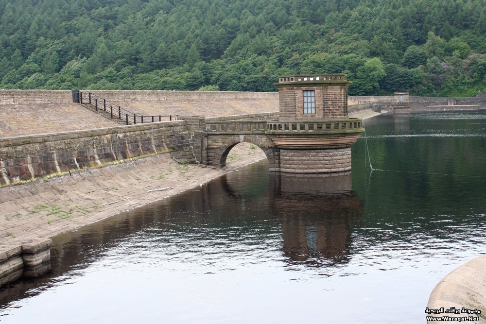 خزان (سيدة الكوخ) العجيب في انجلترا Ladybower_Reservoir1