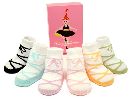 شرابات وطواقى علشان البيبى يدفا ** والله جنان Ballerina-socks-by-trumpette