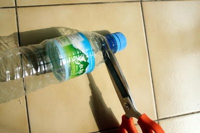 Usando a imaginação para reciclar e resolver problemas domésticos Tampinha-sacos-plasticos1