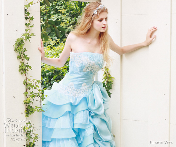 احدث فساتين زفاف مجموعه فساتين زفاف موضه 2013 Blue-wedding-dress-felice-vita