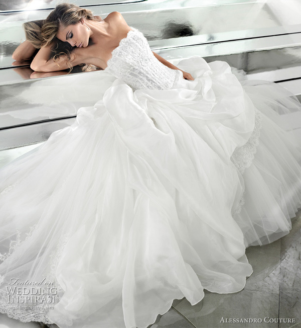 فساتين زفاف 2012 , احدث فساتين زفاف 2012 , فساتين زفاف رائعه 2012  Couture-wedding-dresses-2011