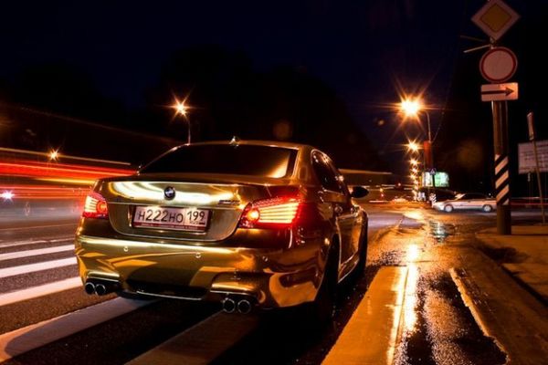 தங்கம் அனைத்தும் தங்கம் படங்கள் இணைப்பு! Gold-plated-BMW-M5