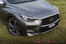 ESSAI SUISSE / Infiniti Q30 2.0t 7DCT AWD Sport « City Black » Infiniti_Q30-21-225x150