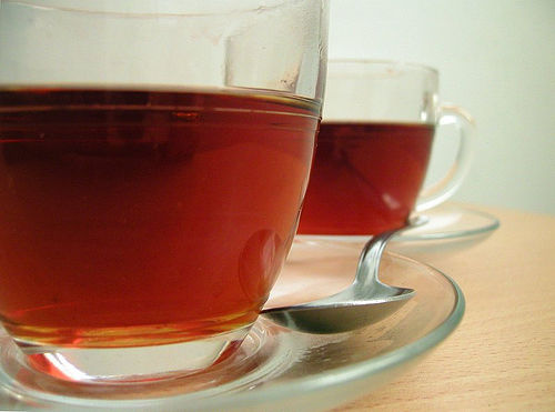 إلى كل من يعاني الصداع أثناء استعماله الحاسوب Tea-for-two-6421