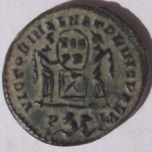 AE3 de Licinio I (VICTORIAE LAET PRINC PERP) 178548056