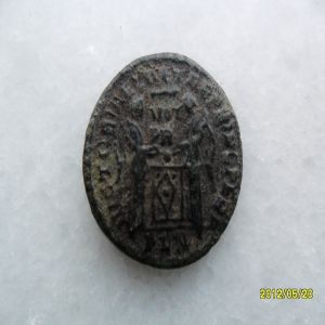 Follis de Constantino I (VICTORIAE LAETAE PRINCP PERP) 189053843