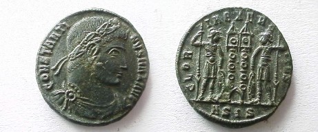 AE3 de Constantino I. GLORIA EXERCITVS. Siscia _siscia_RIC_vII_219