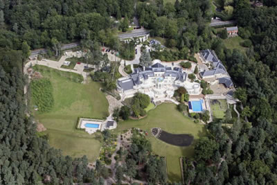 The Updown court- most expensive house in the world Theupdowncourt_jpg