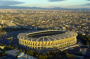 اكبر ملعب كرة قدم في العالم !!! Mexico_city_azteca2