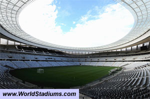 الاستادات التي ستقام عليها بطولة كأس العالم 2010 Cape_town_stadium2