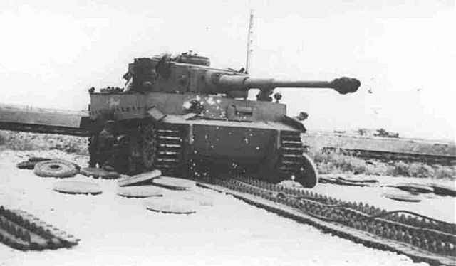 تاريخ المايباخ من 1909 إلى 2008 Tiger-tank-10