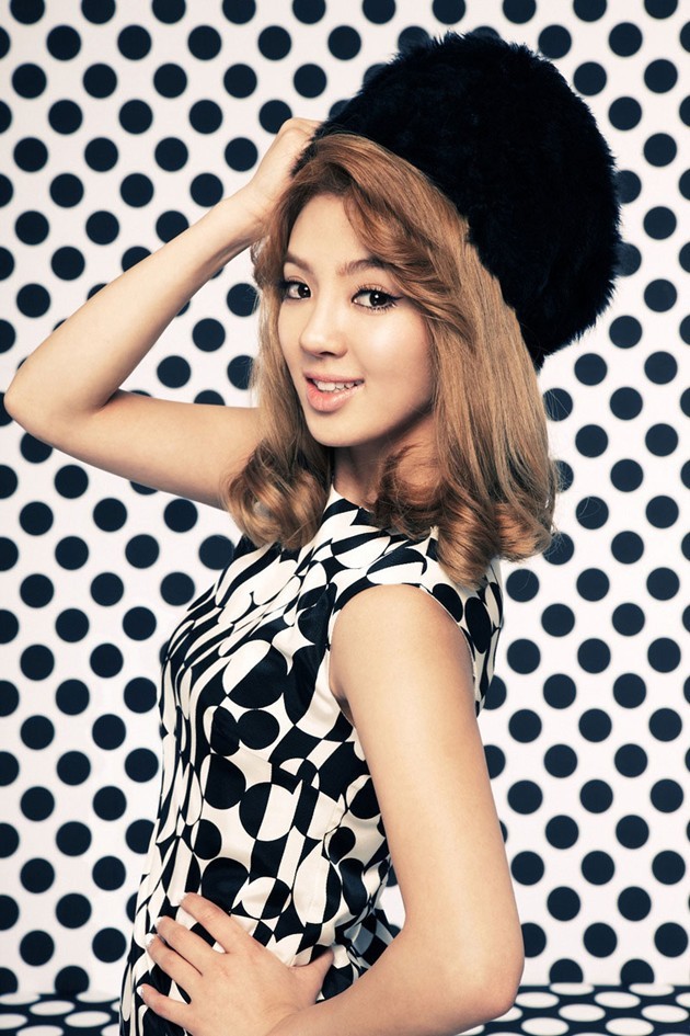 [PHOTO] Kumpulan Picture/Foto Hyoyeon dalam berbagai pose Hyoyeon-berpose-untuk-pemotretan-03