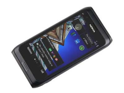 Nokia E7 گام معلق لک لک  Nokia_e7_mobile_review_04