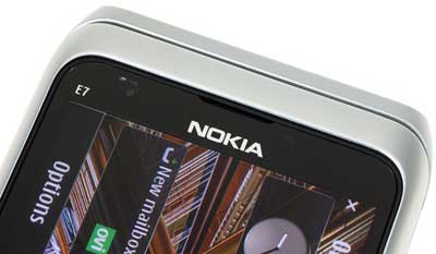 Nokia E7 گام معلق لک لک  Nokia_e7_mobile_review_05