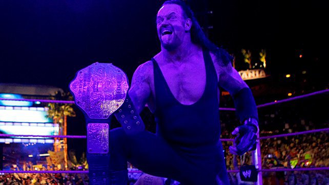 [Divers] Les 10 plus grands champions du 21ème siècle (selon WWE.com) 20120605_wm24_undertaker_LIGHT_C