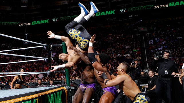 نتائج عرض money in the bank 2012 20120715_PrimoEpico2_642