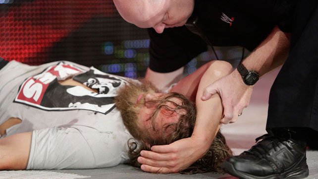 Daniel Bryan présent à Raw !! Bryaninjury