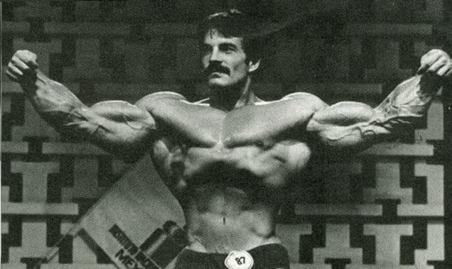 Mike Mentzer - Page 9 MentzerArmsWide