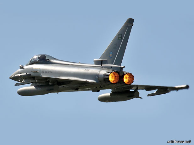 الموسوعه الفوغترافيه لصور القوات الجويه الملكيه السعوديه ( rsaf ) Royal-Saudi-Arabian-Air-Force_Eurofighter-Typhoon_201212