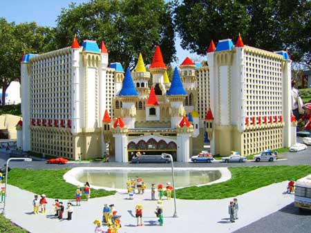 Ngây ngất trước những tác phẩm nghệ thuật tuyệt vời được tạo ra từ lego. 1292924730-lego--4-