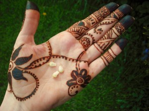 جميله لعرايس 2015 ، اروع نقوش حناء جديده مميزه للعروس Asaan-simple-mehndi-designs-300x225