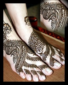 جميله لعرايس 2015 ، اروع نقوش حناء جديده مميزه للعروس Henna-designs19-241x300