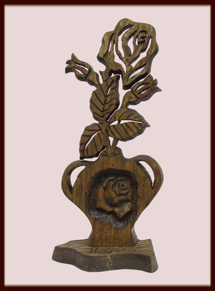 Имението на Криси - Page 2 Woodcarving_two_roses