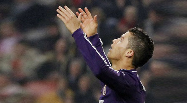 كريستيانو يتجاوز في 5 أشهر إجمالي ما لعبه الموسم الماضي Ronaldo-r.mad60023-11-2010-23-38-49