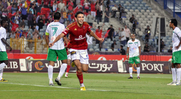 الأهلي يتطلع لقبول هدية إنبي وتخطي عقبة المصري ليقترب من الزمالك Gedo-masry60025-8-2010-0-10-9