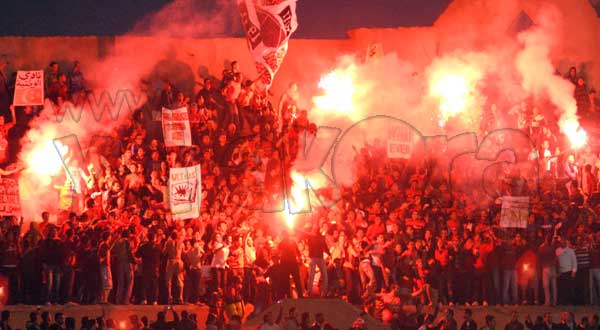 الأهلي والزمالك قد يواجهان الاسماعيلي والمصري بدون جمهور. Ahly-Flames-Seka-60010-1-2011-19-30-10