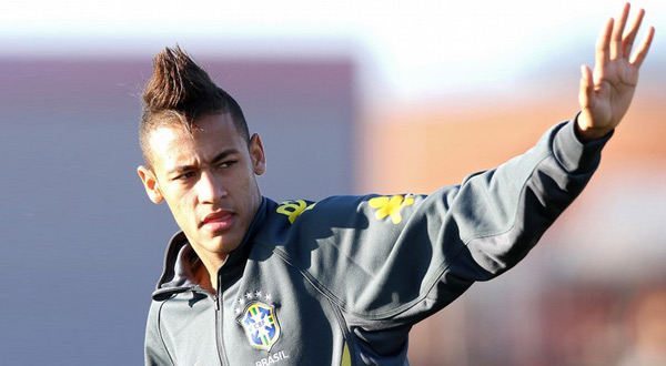 سانتوس ينفي رحيل نيمار إلى برشلونة  Neymarr60014-6-2011-14-52-35