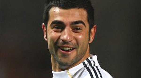  نابولي ينهي صفقة ألبيول مقابل 12 مليون يورو Raul_Albiol60016-7-2013-11-58-8