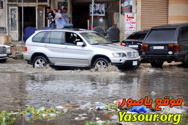 المساكن الشعبية تغرق من اول زخة مطر والمياه دخلت الى المحلات والمنازل ( صور وفيديو) Maseken-23-9-2011-1%20(15)