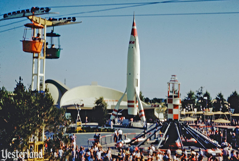 Disneyland, el parque Moonlinerhomage_actual1959fn