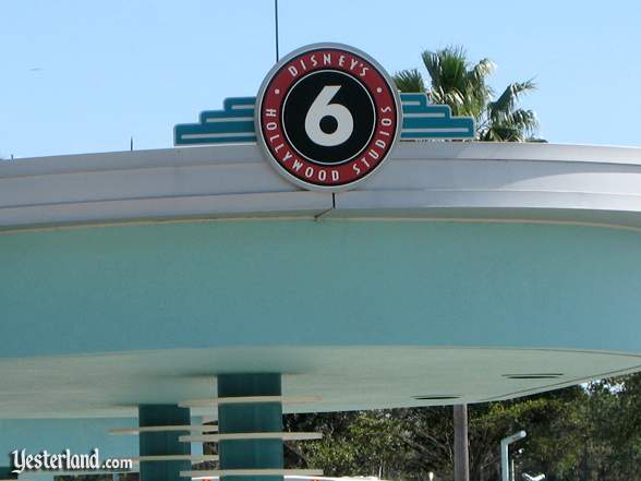 [Disney's Hollywood Studios] Changements de nom (anciennement Disney-MGM Studios) - Page 3 Dhs_busstop