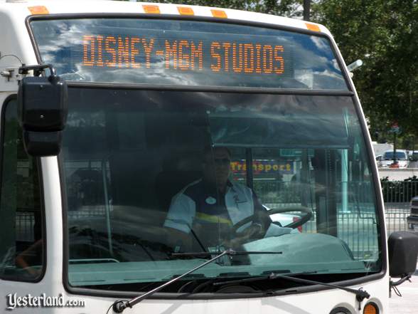 [Disney's Hollywood Studios] Changements de nom (anciennement Disney-MGM Studios) - Page 2 Mgm_bus