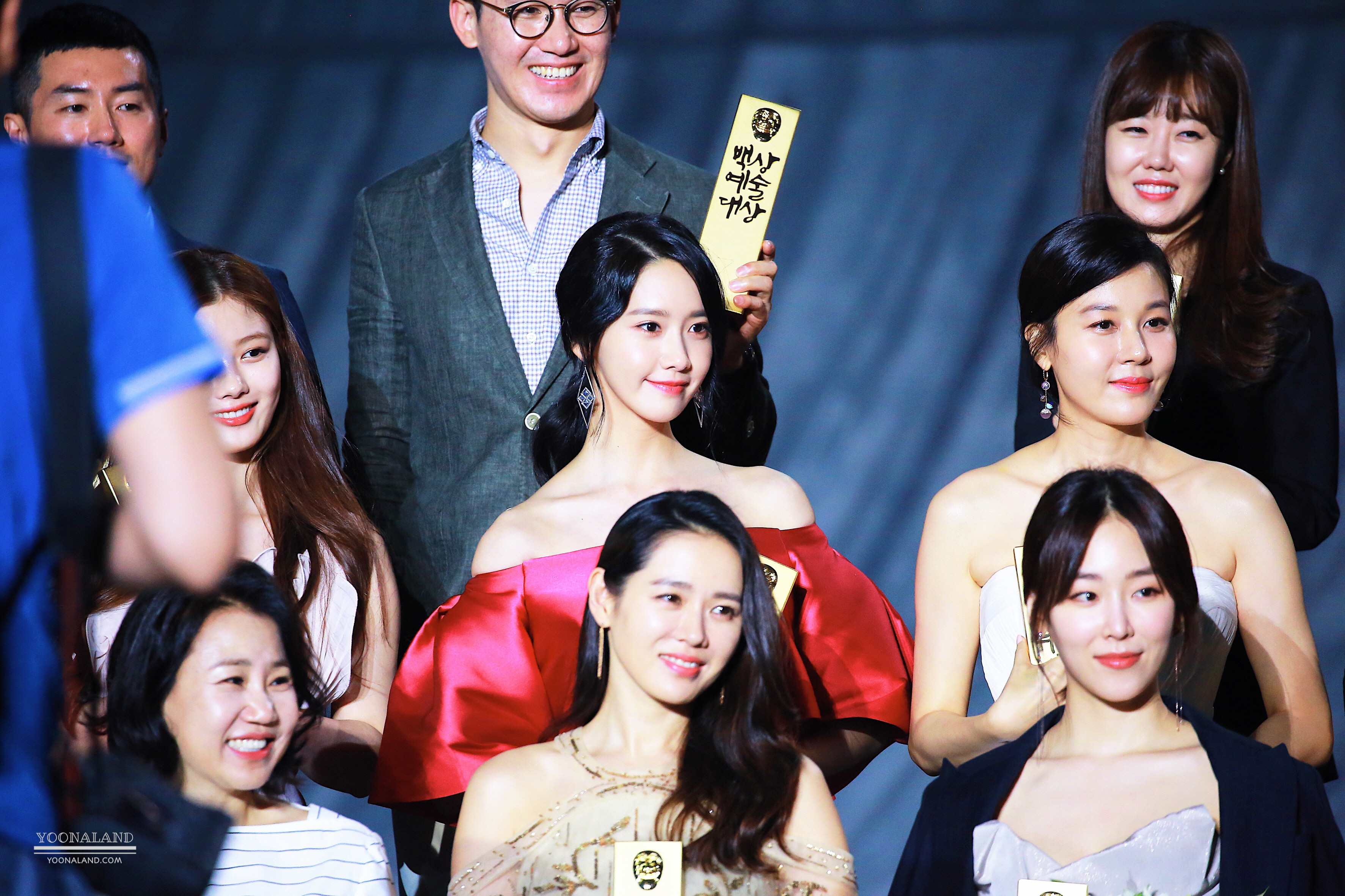 [PIC][03-05-2017]YoonA tham dự "53rd Baeksang Arts Awards" vào chiều nay + Giành "Most Popular Actress or Star Century Popularity Award (in Film)" - Page 3 609065f2c764d0ae88fe2f7600222fb5