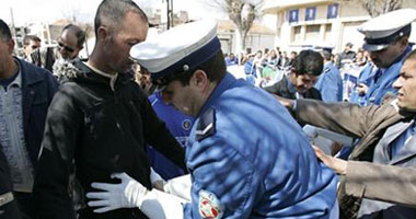 الشرطة الجزائرية: إيقاف المتهم بالاعتداء على أتوبيس الأهلى  //  الأحد، 15 أغسطس 2010 - 00:41 S1220091820237