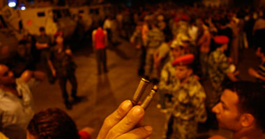  حصريا على منتديات 25يناير2011 ..قوات الأمن المركزى تصل العباسية وسط استمرار الهجوم على المتظاهرين S7201123205438