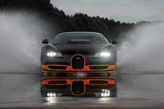 The Most High Performing Cars (Expensive) Bugatti-veyron-super-sports-car-front-view