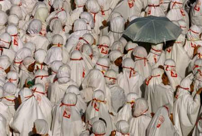 MENGAPA MANUSIA CERDAS-KRITIS SULIT TERIMA ISLAM ? Women_pilgrims