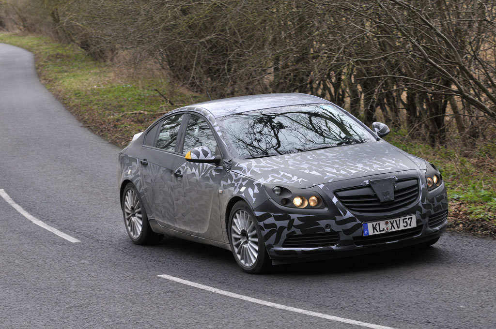 2008 - [Opel] Insignia - Page 17 Vauxhall-Insignia-Official-Spy-Shots-4