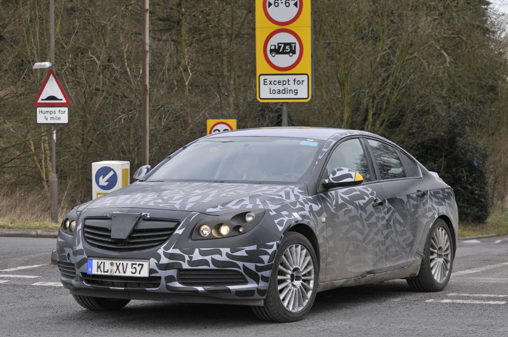 2008 - [Opel] Insignia - Page 17 Vauxhall-Insignia-Official-Spy-Shots-5