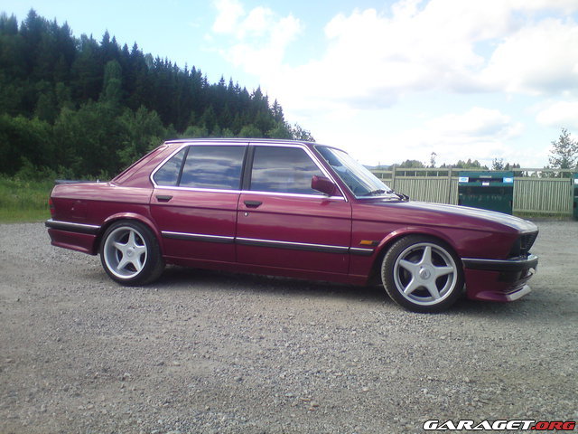 _Glenne_ - Bmw 540i E28 Busbil. 22849-6f8ad3324d5a0f867e8fe84d0c445df0