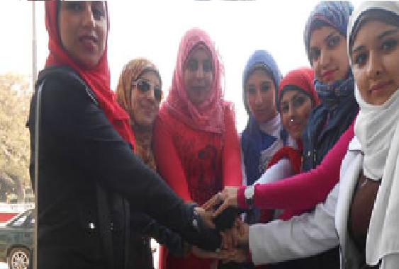 بنات يطالبن السيسى بالالتحاق فى الجيش لخدمة مصر .... 325330434